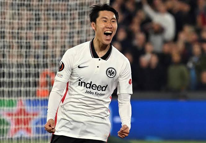 MundoBenfica_'s tweet photo. 💣💣 Kamada🇯🇵 a punto de ser jugador del SL Benfica🤩

💰 El monto de la transferencia rondaría los €10-15M. https://t.co/5yx0rCIXjP
