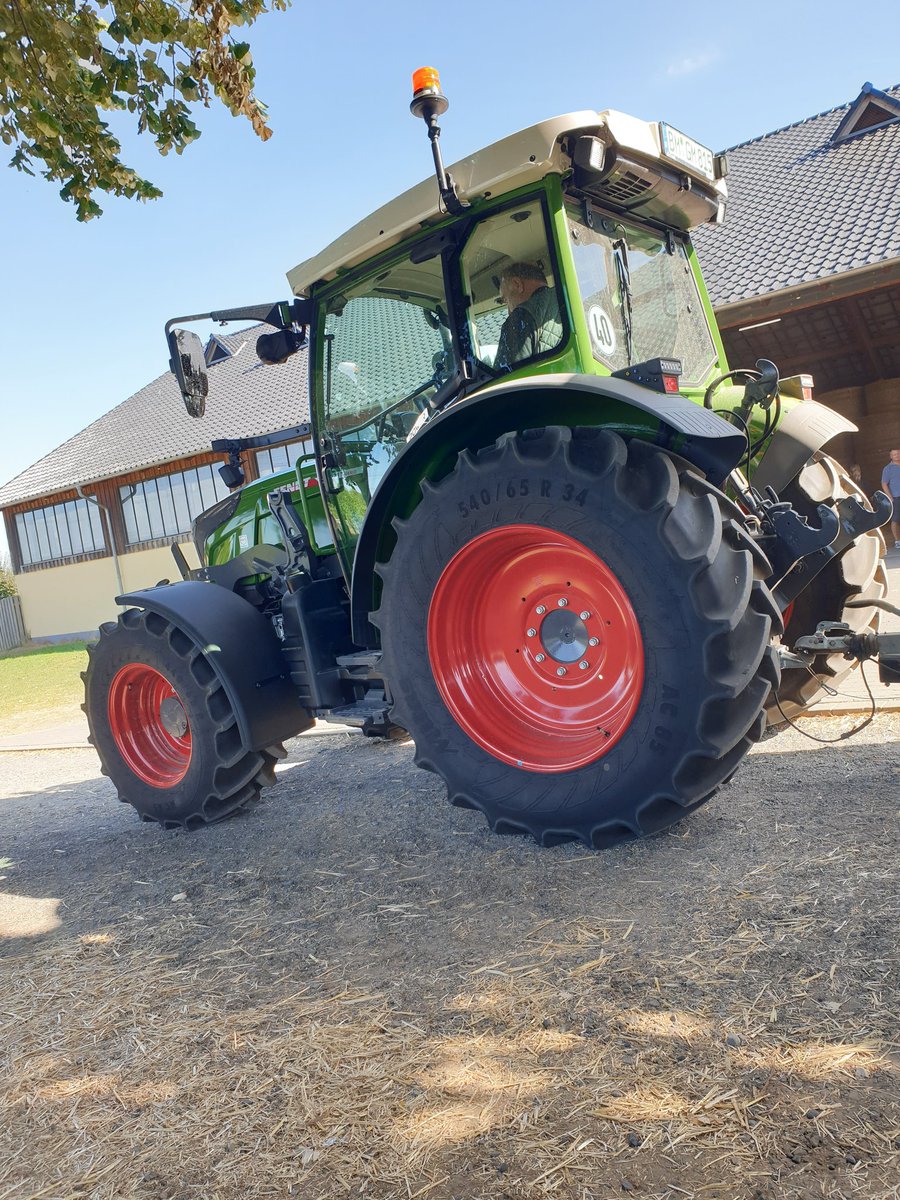 #grünen #Baerbock #Umwelt Warum fährt der Herr Harbeck nicht sowas als Regierungsfahrzeug. Ehre dem, dem Ehre gebührt