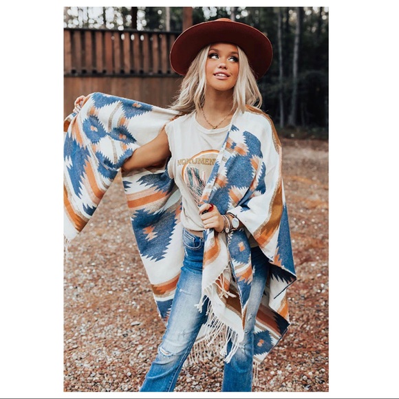lioness8156's tweet photo. So good I had to share! Check out all the items I'm loving on @Poshmarkapp #poshmark #fashion #style #shopmycloset #stevemadden #waytocelebrate #hauteellie: https://t.co/OcxhfRg2NR https://t.co/G6uXCYdM4W