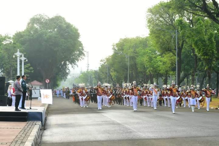 ⚡️ President of the Republic H. Ir. Joko Widodo has released Kirab White Red participant including 1001 M2 &amp; 7x100 M2. from before the State Palace.
Sunday, August 28, 2022.

Pioneers and Indonesian President🇮🇩