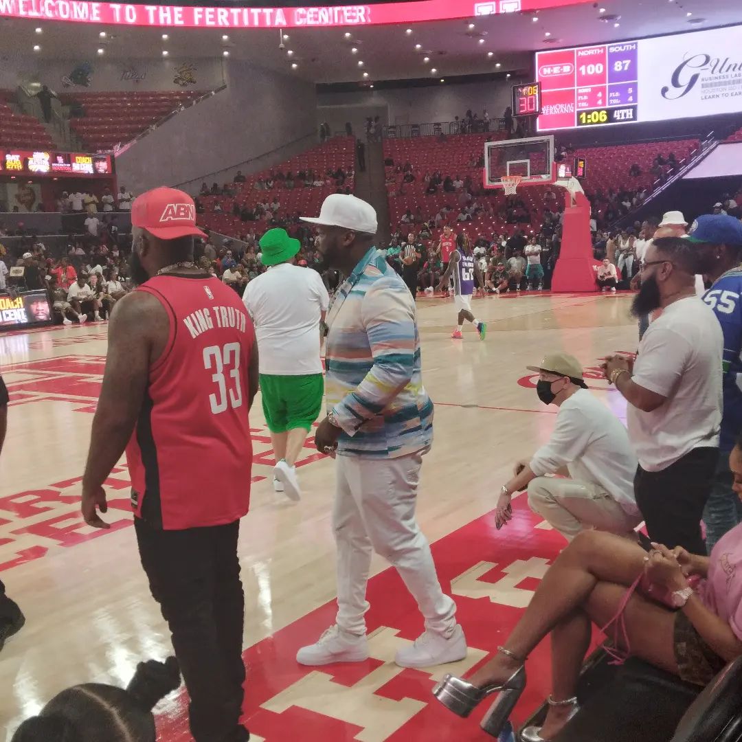 They call me Big Elly on Twitter "RT NegativeAssShon 50 cent was in