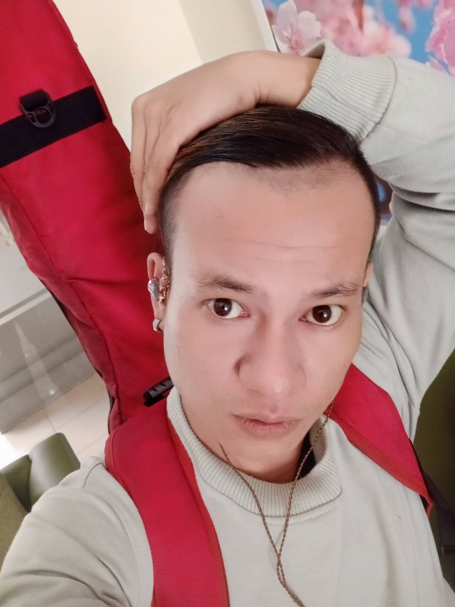 Waktunya buat ngamen...
Nasib pengamen huhuhuhhuu