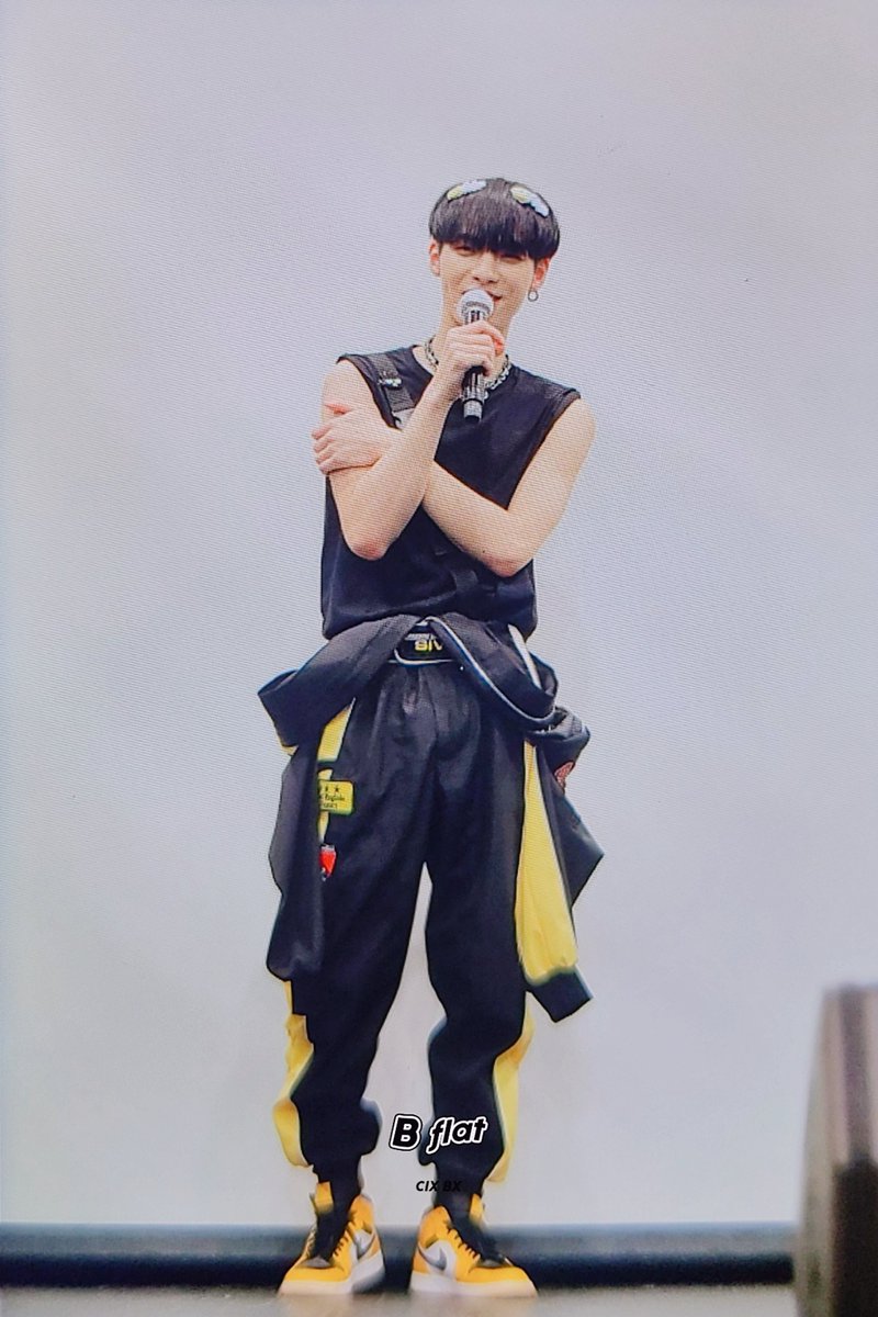 Bflat_x's tweet photo. 220828 팬사인회 
#CIX #BX #병곤 https://t.co/ggyqaMu1fj