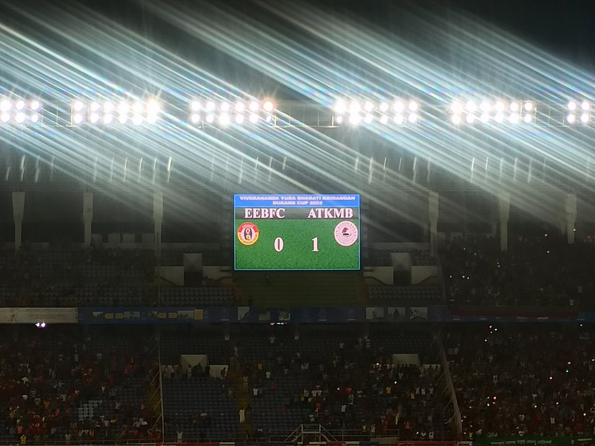 SportslightMed_'s tweet photo. It's full time
@atkmohunbaganfc @eg_eastbengal
1⃣-0⃣
#EEBATKMB ⚔️
#VYBK 🏟️
#KolkataDerby
#DurandCup 🏆
#IndianOilDurandCup 🏆
#DurandCup2022 🏆
#131stIndianOilDurandCup 🏆 – at Yuvabharati Krirangan (Salt Lake Stadium)

#IndianOilDurandCup https://t.co/pQPnjkZTHl