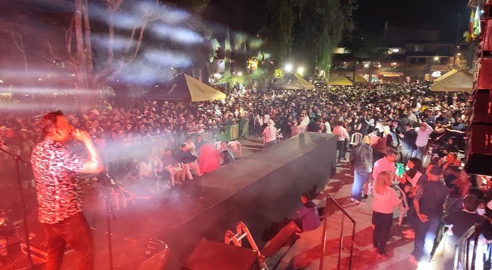 lasextrellas's tweet photo. Que gran concierto el de Ayer en Pacho-Cundinamarca . Pùblico espectacular!!!! 🔥🔥👍👍👏👏 #concierto #lasextrellas #envivo https://t.co/mpXxSLBqrO