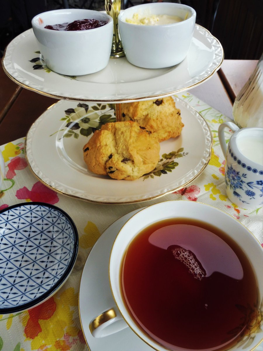 ancientphone82's tweet photo. I've been to heaven and heard the angels sing "Hallelujah!"!🏴󠁧󠁢󠁥󠁮󠁧󠁿🍓🍵🤤😇🥰 #holiday #hiking #Obermaiselstein #treatyourself #Fischen #TanteEmma #TeaRoom #Cornish #CreamTea #delicious https://t.co/WenSt8xWwz