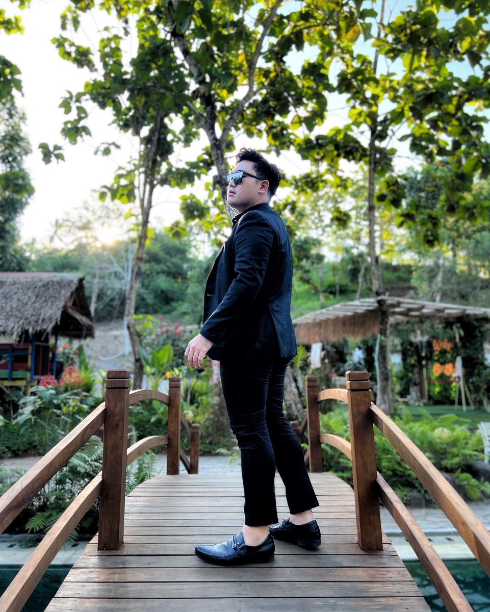 indraoctav's tweet photo. i don’t get lucky, i make my own luck! 🖤 https://t.co/PZnXwoUxI0
