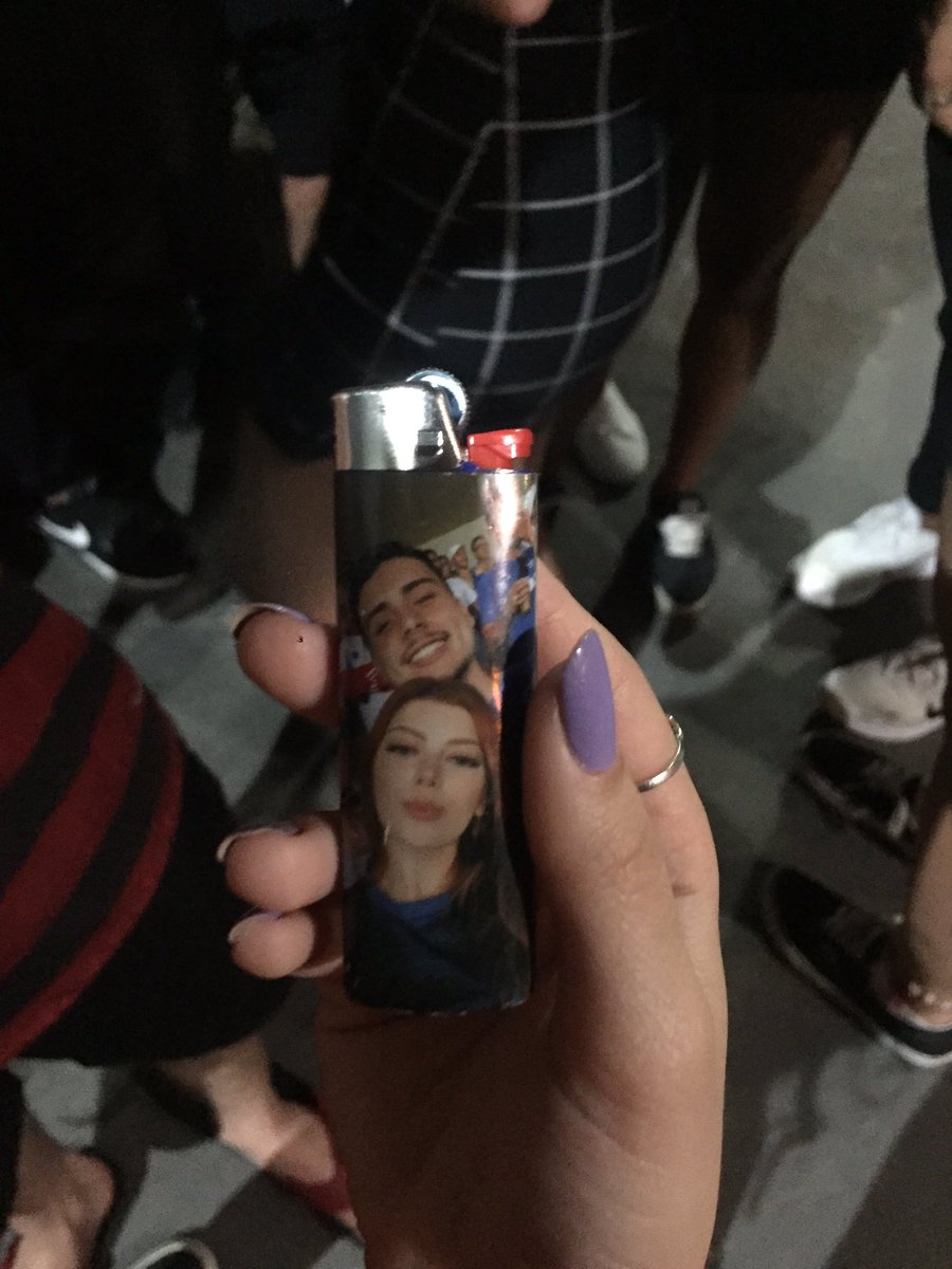 mendesph20's tweet photo. Fui roubar um isqueiro ontem no aniversário do negão supimpa e me deparo com isso https://t.co/KIbbRFFRaW
