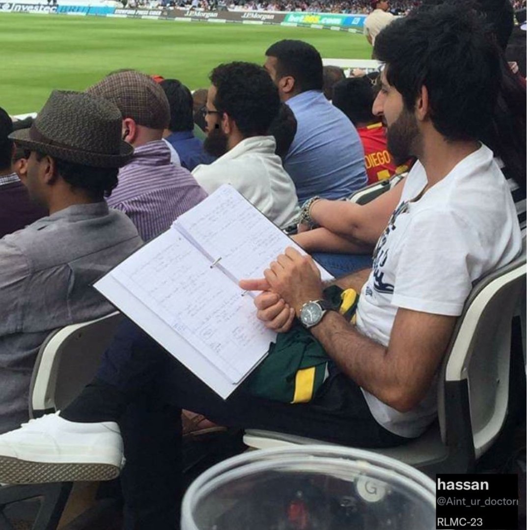 Sagar_Dayo's tweet photo. When it's Pak vs Ind but you have a test tomorrow 
#PakVsInd https://t.co/UDva3CAEE5