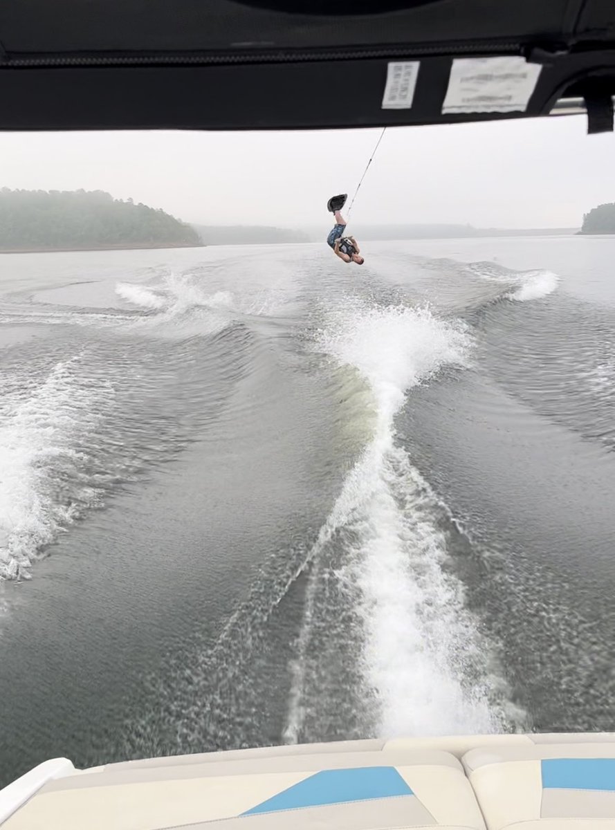 fropappy's tweet photo. Photographic proof that I’m still not committing after ACL surgery. Don’t feel any discomfort, so it will eventually come back. I turned 54 Tuesday, so I’m lucky to be out here at all. #Wakeboard #ACL #Fail #Arkansas #LiquidForce #54YearsOld @malibuboats https://t.co/HGJSg4rXsA