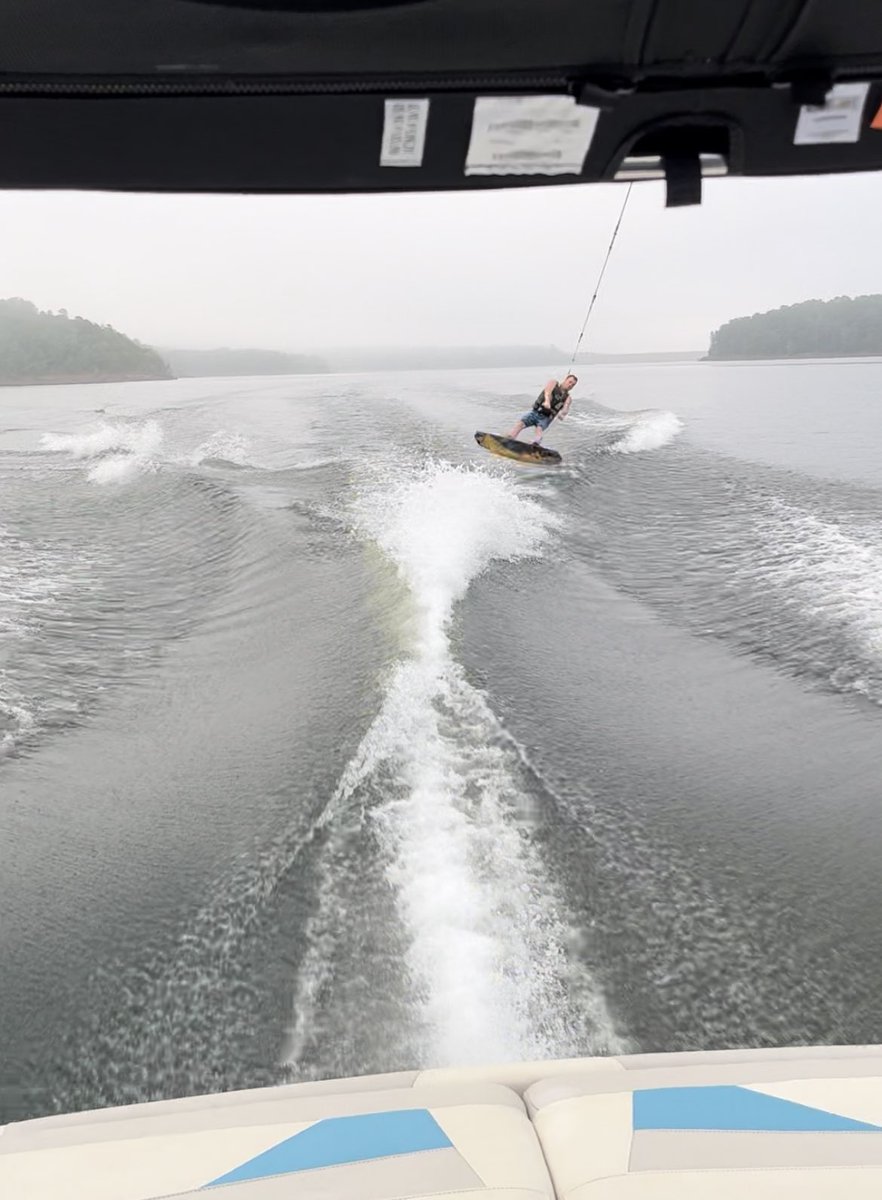 fropappy's tweet photo. Photographic proof that I’m still not committing after ACL surgery. Don’t feel any discomfort, so it will eventually come back. I turned 54 Tuesday, so I’m lucky to be out here at all. #Wakeboard #ACL #Fail #Arkansas #LiquidForce #54YearsOld @malibuboats https://t.co/HGJSg4rXsA