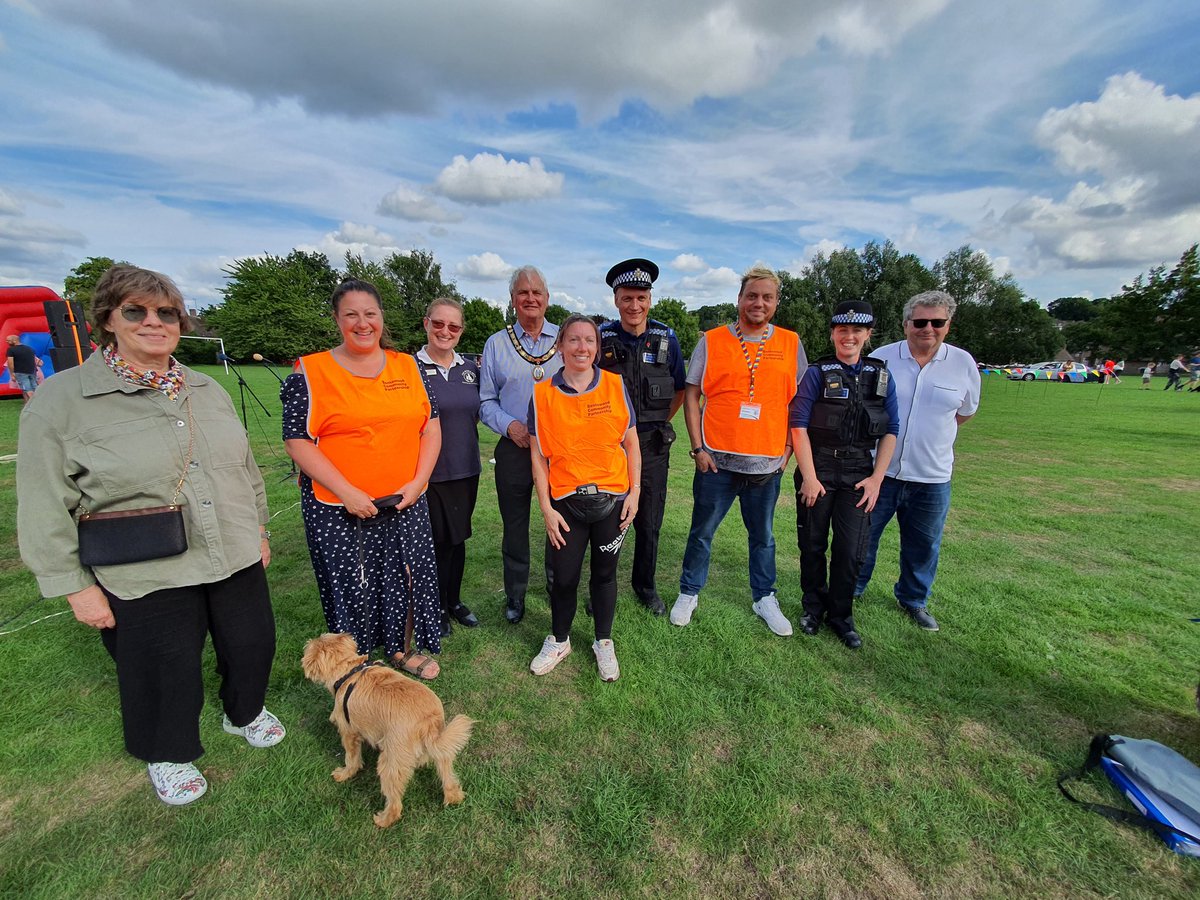 Out today engaging with the local Bentswood community at their family fun day
#policinginthecommunity
#bentswoodhub
#midsussexcouncil
#PCSO2830040505
