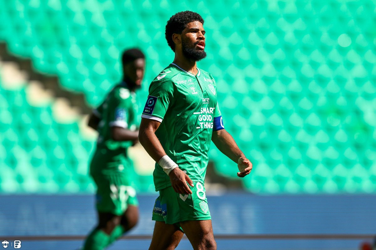 _BeFootball's tweet photo. La semaine de Mahdi Camara :

🔞 0-6 vs HAC

🔞 0-7 vs Montpellier

😭😭😭😭😭 https://t.co/5aRMtsgBzq