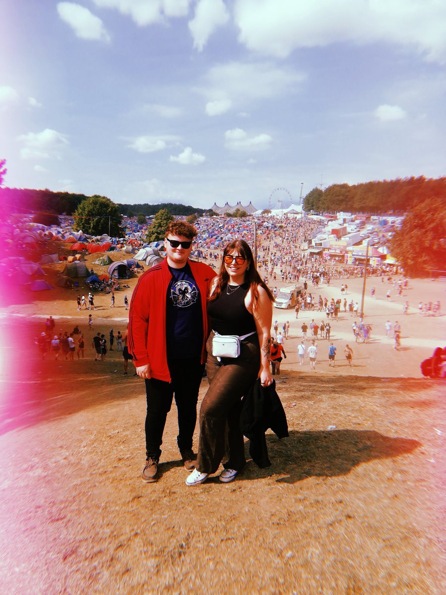 MaddiganC's tweet photo. Here for the Monkeys 🙌🏻
#NoMusicOnADeadPlanet #Leedsfestival2022 https://t.co/7tNgHA6xGD