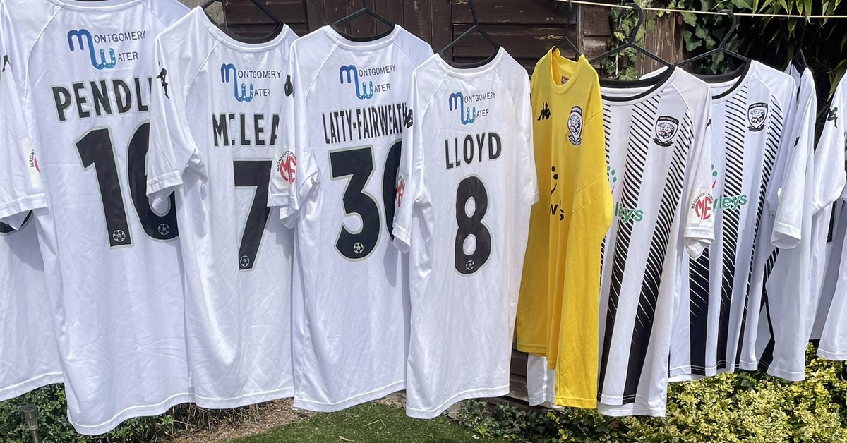 HerefordFC's tweet photo. ⛪️FEATURE | Sunday service

Behind-the-scenes dedication with quick turnaround of matches over Bank Holiday weekend

Hanging out the kit in between mouthfuls of Sunday Lunch, we feature Kit Man @Malc76092401: https://t.co/xRe5hKskh5

#COYW | #StrengthInNumber https://t.co/bz5uSh0G9I