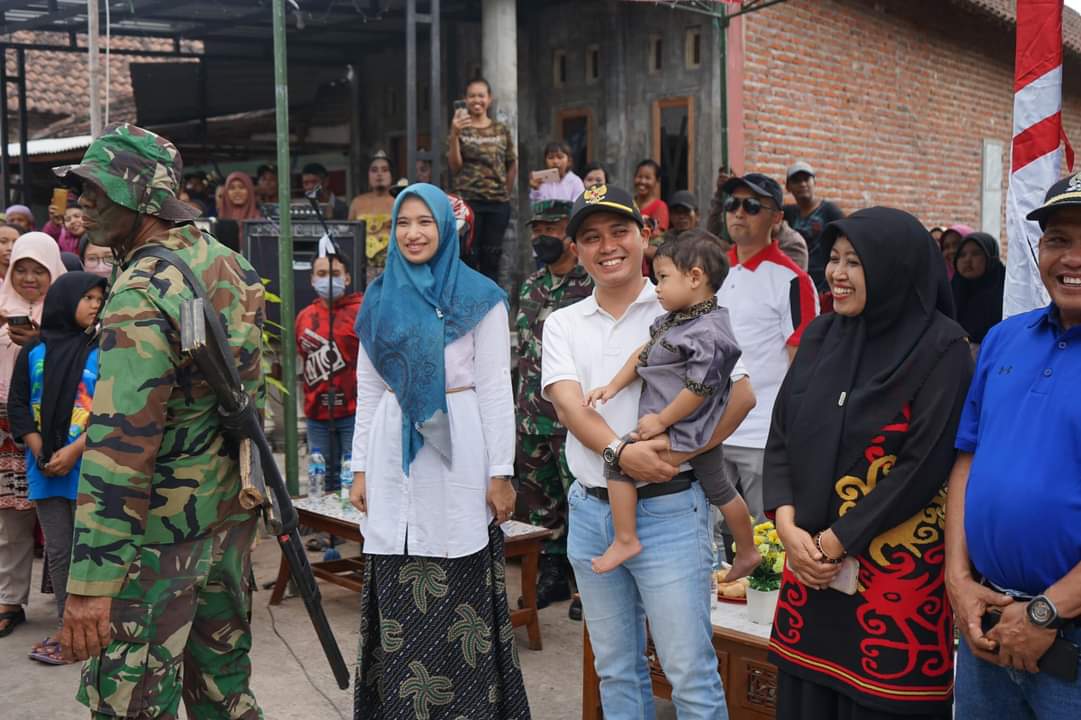 gusbarra__'s tweet photo. Matur nuwun sanget untuk seluruh masyarakat yang turut hadir dan berpartisipasi di setiap momentum peringatan HUT RI. Ini menjadi Simbol bangkitnya semangat kita bersama untuk masa depan yang lebih baik, Semangat!

#gusbarra
#mojokerto
#jawatimur https://t.co/zaPOJllm53
