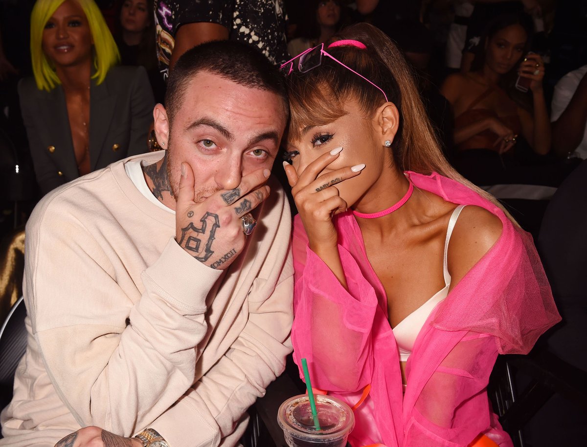 _c_l_o__'s tweet photo. Today in 2016, Mac Miller and Ariana Grande attended the MTV VMAs https://t.co/vkhWHFHqQ1