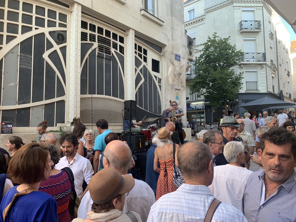 isabelleleroy4's tweet photo. Hier, à @Angers , le cinéma d’art et d’essai les @400coups_angers fêtait ses 40 ans🎂. Un partenaire important de la région @paysdelaloire, « terre de cinéma »: Lieu de diffusion ,#educationalimage, @festival #PremierPlan .Le #cinema, c’est l’émotion , la découverte, le partage https://t.co/SmaIu0FY6E