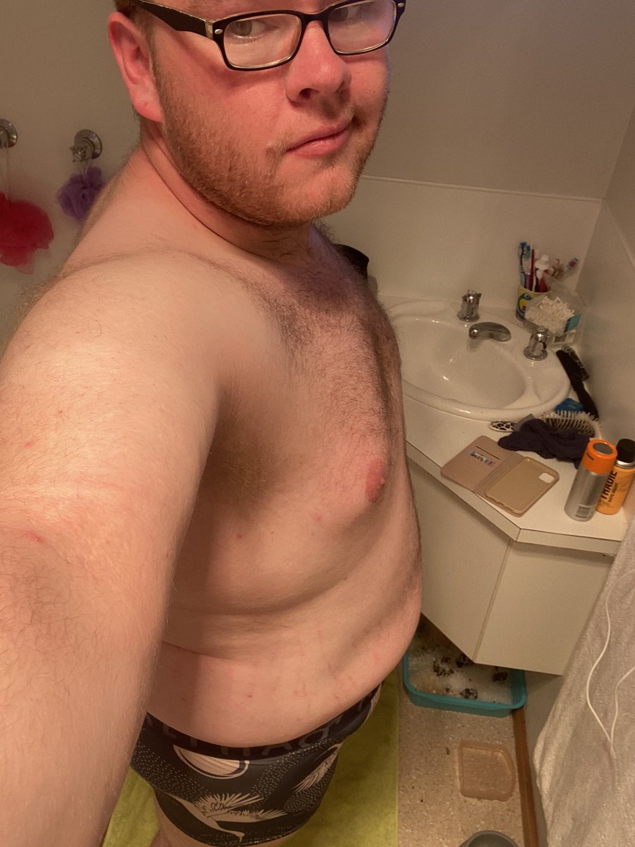 Joshualarge14's tweet photo. #frehness #Showergay #ShowerThoughts https://t.co/x3NEQxZX53