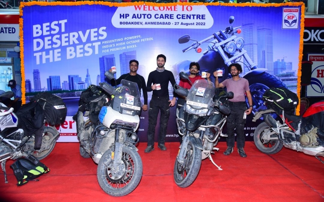 HPCL_Ahmedabad's tweet photo. @HPCL @hpcl_retail is proud to be a propelling partner @autocarindiamag drive from Delhi to Mumbai on their high performance bikes.
To re-energize their tanks with poWer99 high octane fuel they made a pitstop at #Ahmedabad. @Rg03Goel @pawans69 @hpcl_NWZ #HighOctane #TrustHP https://t.co/Wkch1w5LPQ