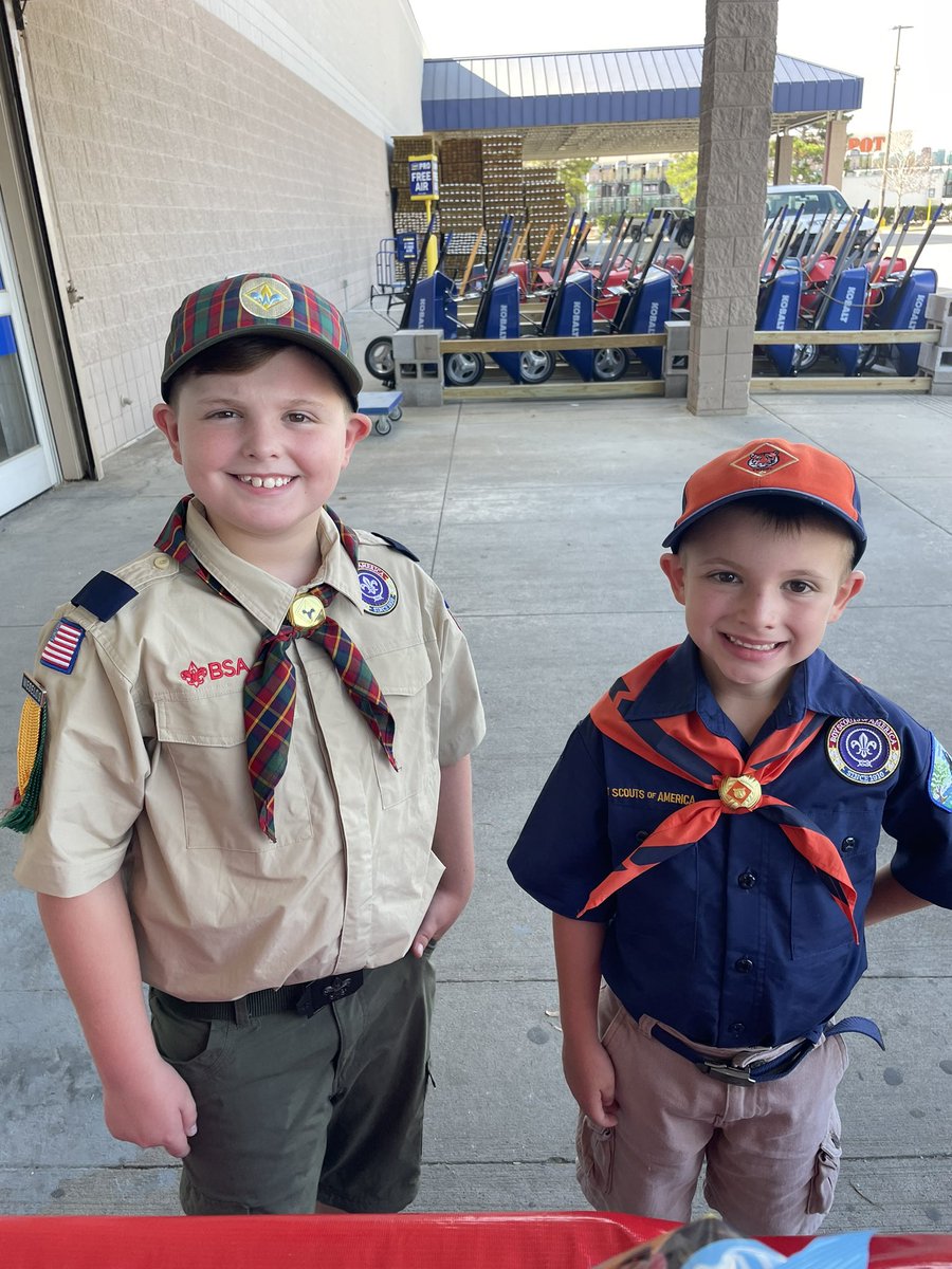 MeganKutac's tweet image. Come support the boys and buy some popcorn!!  We are @Lowes off of 529 and Highway 6!  🍿 🍿 And if you can’t make it, here’s the link for online sales:  trails-end.com/store/scout/7E… #boyscouts #popcornsales #trailsendpopcorn #cubscouts #fundraiser