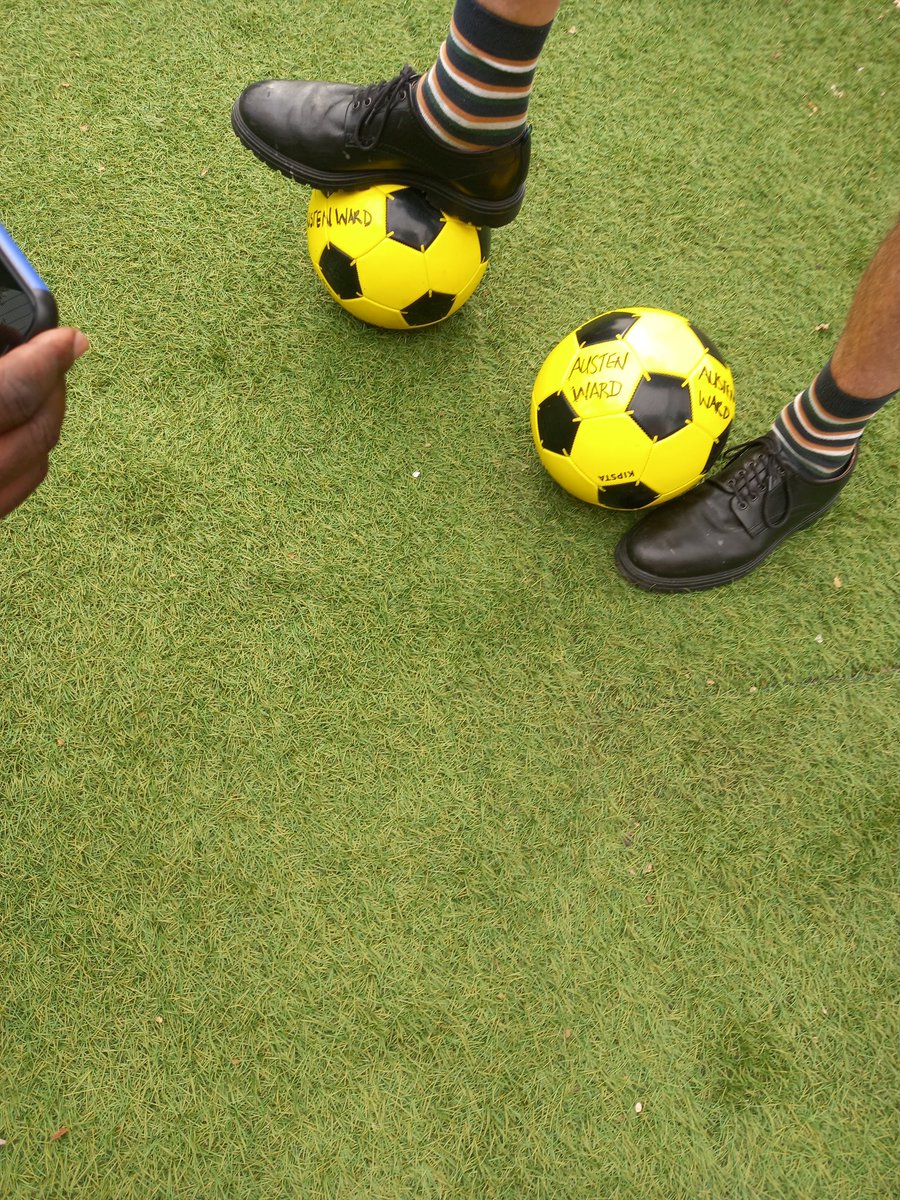 AustenActivity's tweet photo. Some football in the garden. 
Heads &amp; volleys
Crossbar challenge
Penalties https://t.co/mlNURzGXUk