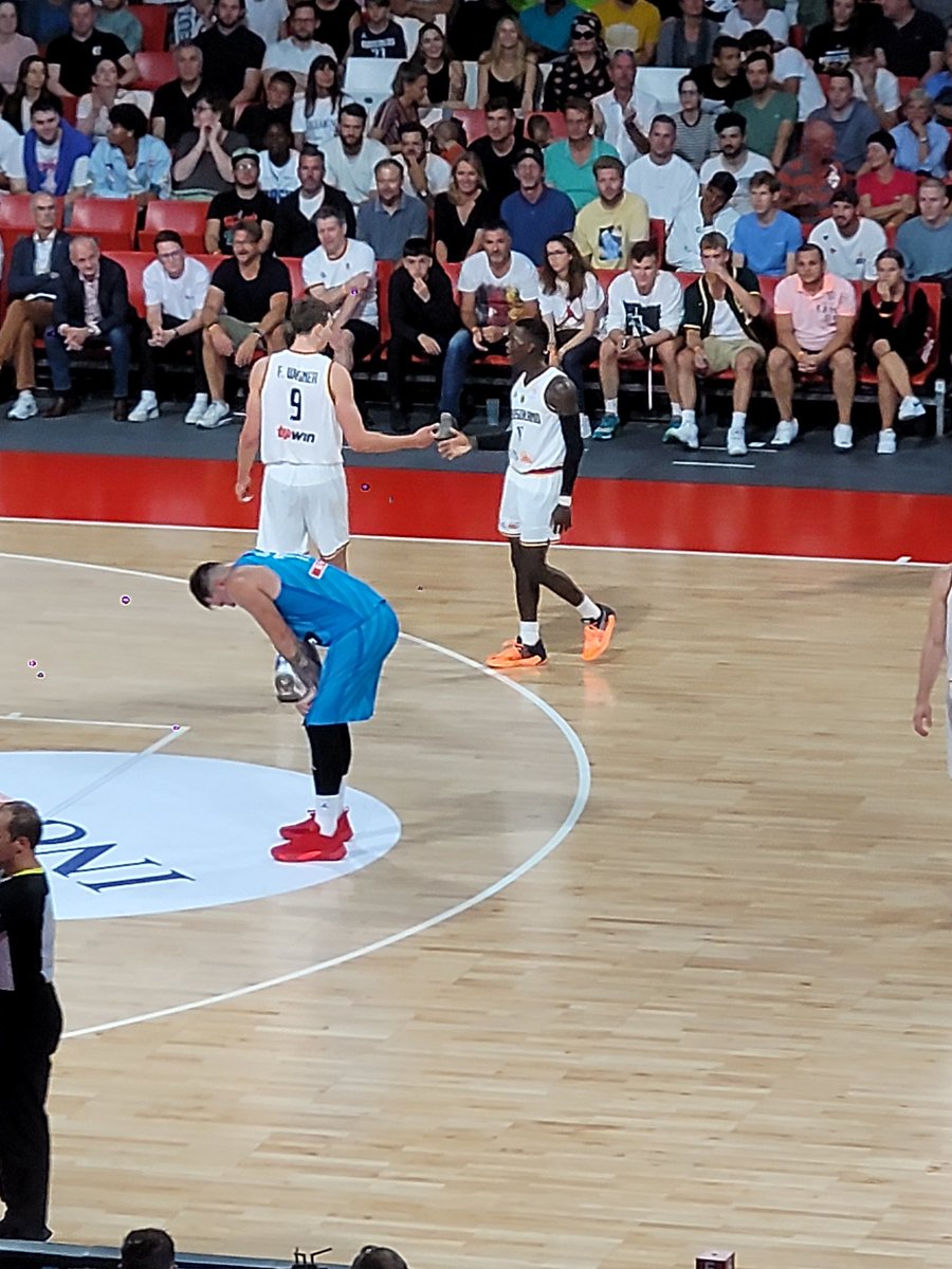 DunkinDomy6's tweet photo. Franz &amp; Dennis outperforming not so skinny Luka #europeanqualifiers #basketball #lukadoncic @WorldWideWob https://t.co/keJvOHV25V