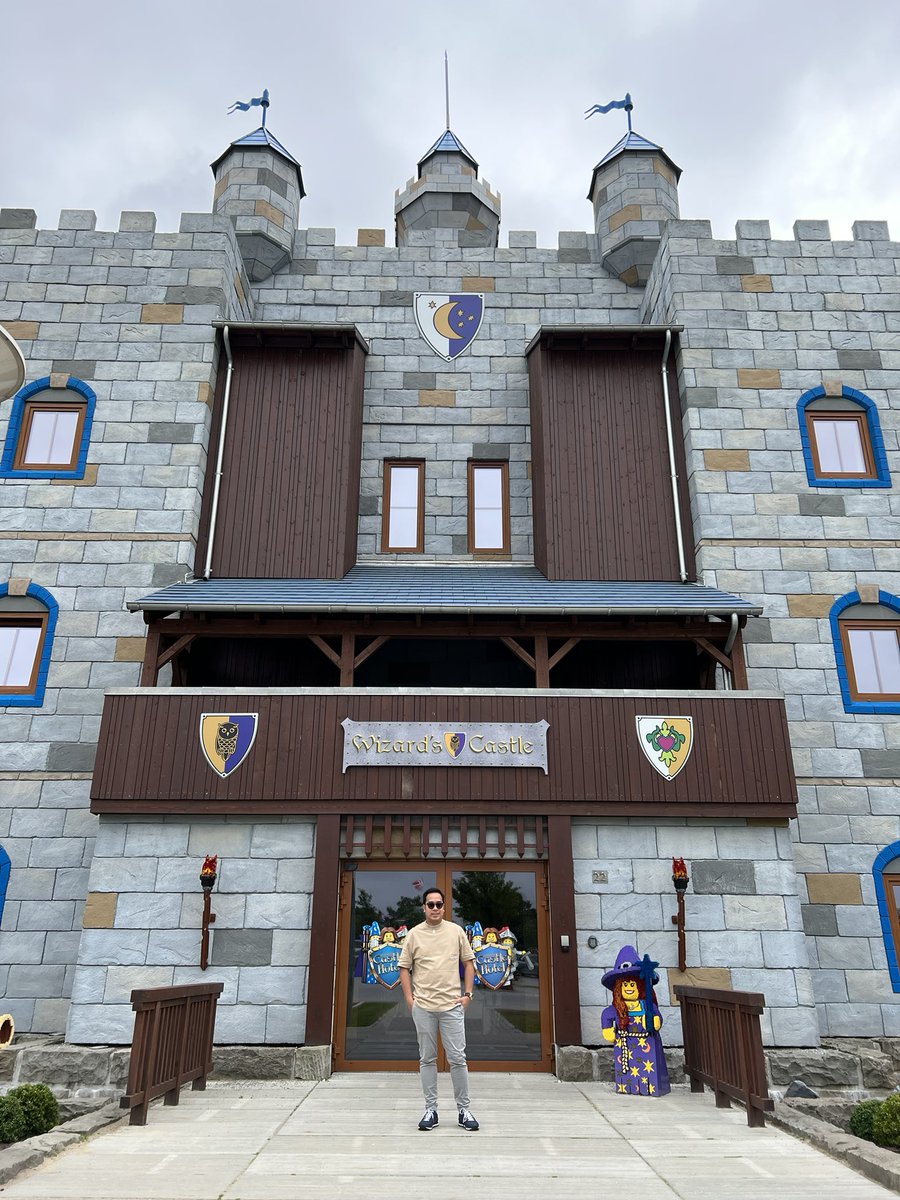 edward_red004's tweet photo. Still in Legoland the happiness is overwhelming even at present age #legoland #billund #Denmark 🇩🇰 https://t.co/IWmR2NDael