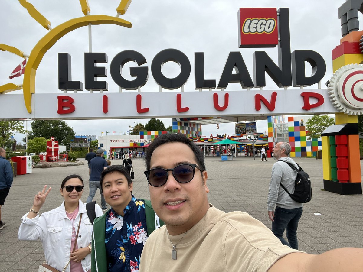 edward_red004's tweet photo. Still in Legoland the happiness is overwhelming even at present age #legoland #billund #Denmark 🇩🇰 https://t.co/IWmR2NDael