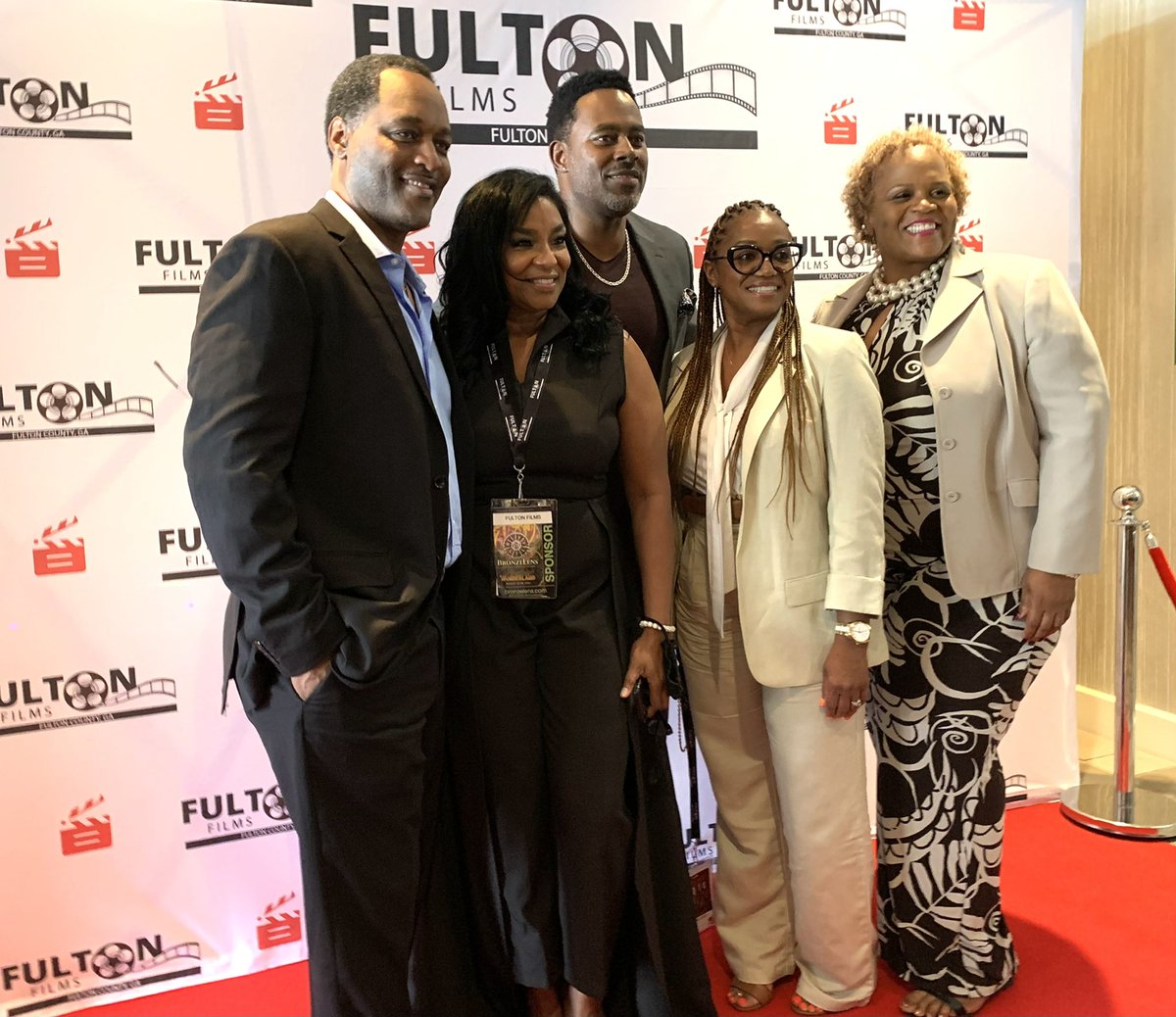 Fulton_Films's tweet photo. Standing room only crowd enjoyed @Fulton_Films “Productions in the Heart of the Peach” Powerhouse Panel at @BronzeLens Festival with @LammanRucker #JavonJohnson, @Shaunya_Chavis &amp; @CardelliaH 🎬🎥🍑 #Bronzelens2022 @FultonInfo https://t.co/RrfjjDzXTm