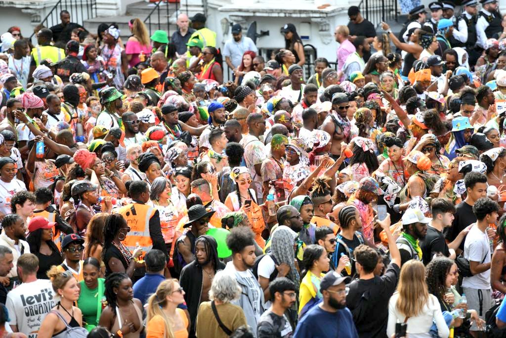 Sadiq Khan tweet media