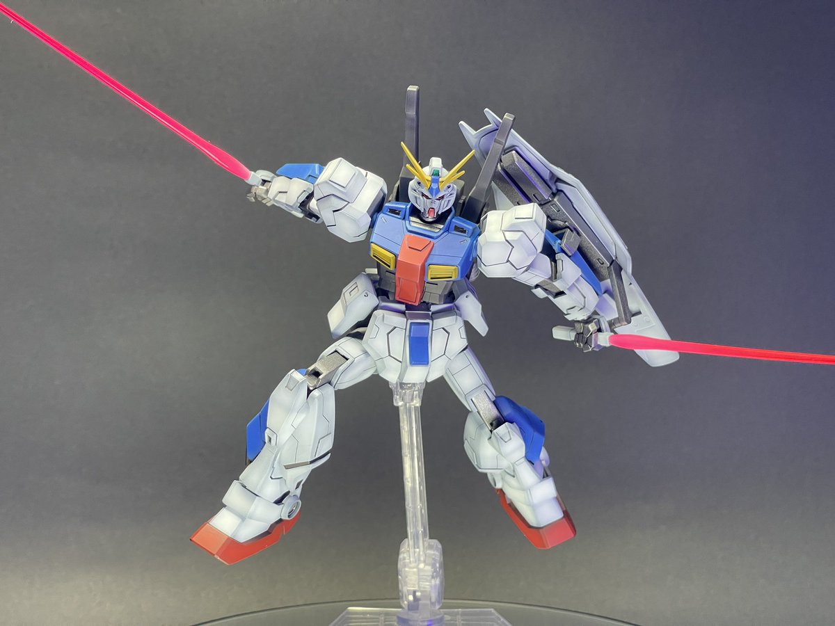 簡易塗装したトリスタン、記念に少し撮影してから息子に返してあげました❗️意外と喜んでくれていてよかった♪
写真はこの前投稿しそびれたサーベル構えた様子です。2枚目はバトオペのN格、3-4枚目は下格のイメージ❗️

#トリスタン #ガンプラ #ガンプラ改造 
#ガンプラ好きと繋がりたい #バトオペ2