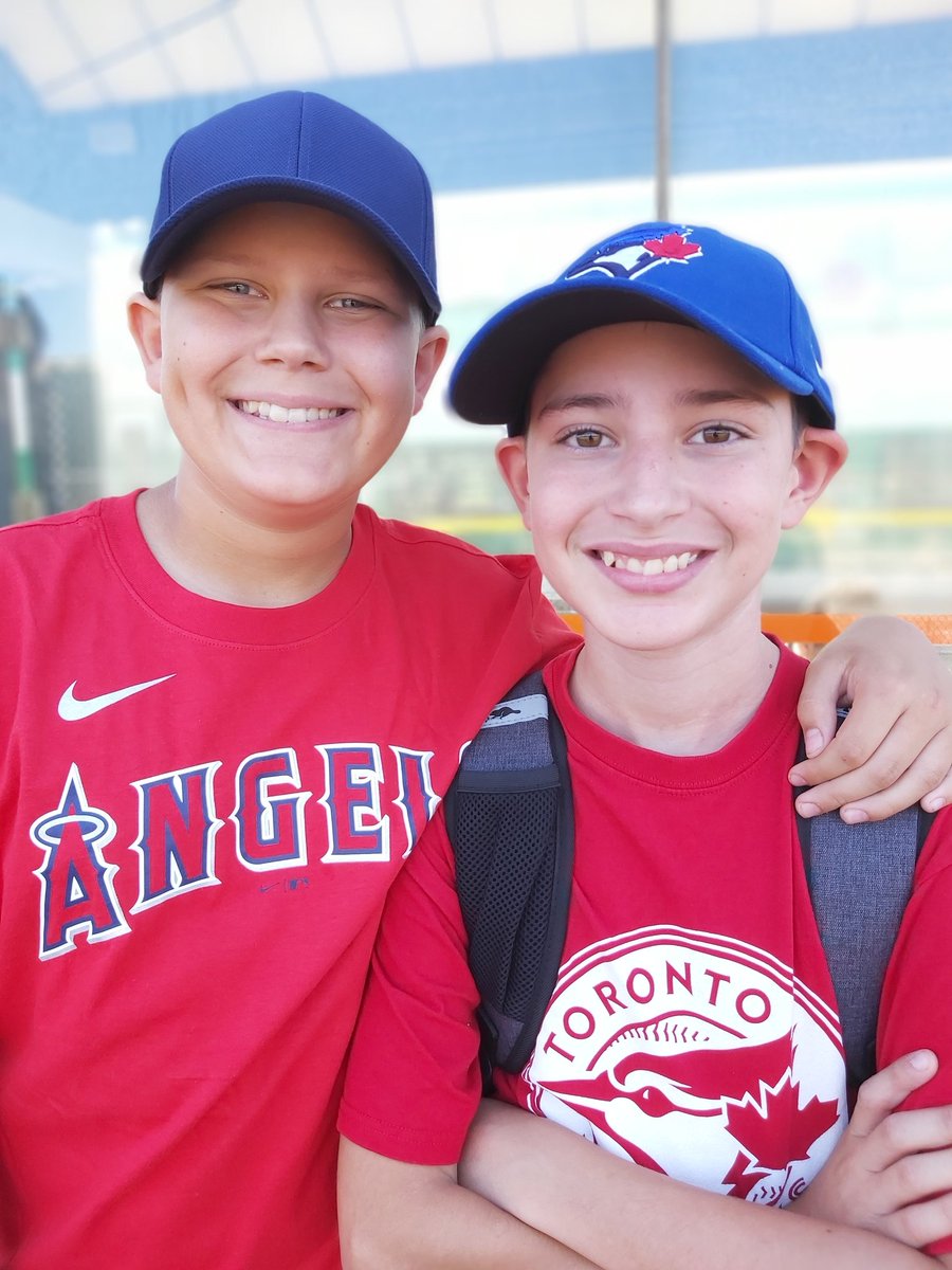 LisaOnAir's tweet photo. Heading to #Toronto to see the @BlueJays. One of us is going to see @MikeTrout
#NextLevel #FavePlayer https://t.co/SNaUXuenvc