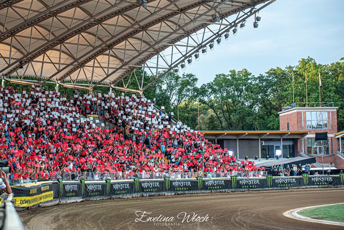 ewelinawloch's tweet photo. Zanim wystartują rewanże, zapraszam do obejrzenia dość obszernej galerii z #WroclawGP, którą udało mi się przygotować🏁
📸👉 https://t.co/WwvuIplpDb
@SpeedwayGP #FIMSpeedwayGP #speedway https://t.co/0RywUNy4iH