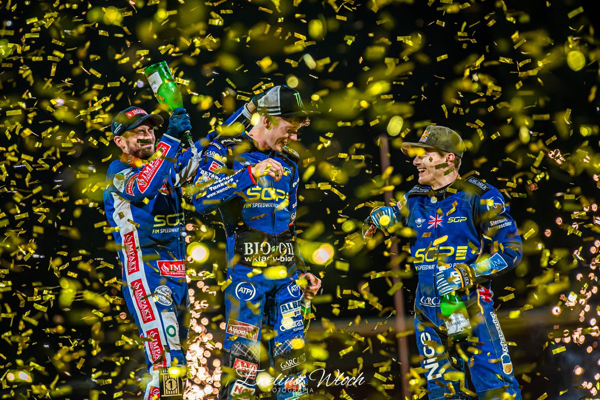 ewelinawloch's tweet photo. Zanim wystartują rewanże, zapraszam do obejrzenia dość obszernej galerii z #WroclawGP, którą udało mi się przygotować🏁
📸👉 https://t.co/WwvuIplpDb
@SpeedwayGP #FIMSpeedwayGP #speedway https://t.co/0RywUNy4iH