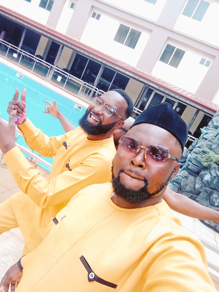 TowerDaniel1's tweet photo. Wedding Guest 💍🥂 https://t.co/KrQLNZF3IF