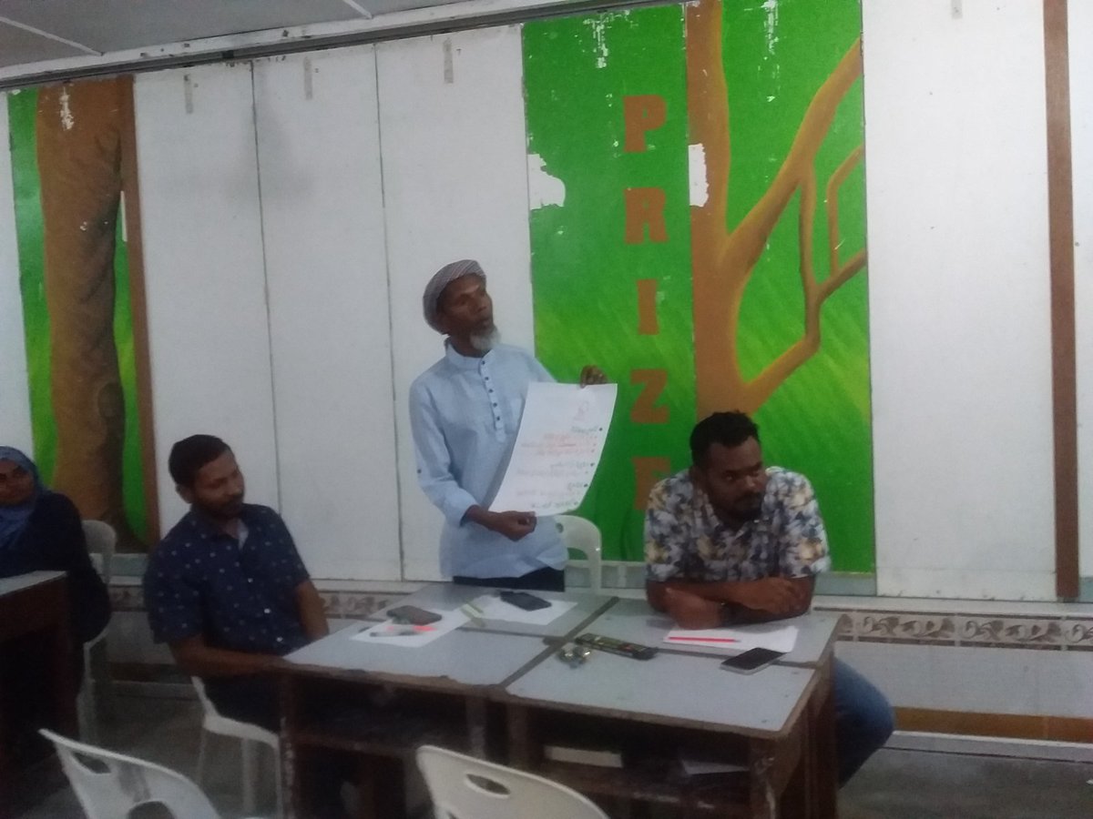 MaldivesFamilyF's tweet photo. Youth ge ehy ga k dgiffushee council aa wdc aa gulhigen "mintheege thaafthu kurun nahthaalun" awareness 
#dhiffushee #session 
@MoYSCEmv @MVIaffairs @MoGFSSmv https://t.co/hnFfyw5ZUD