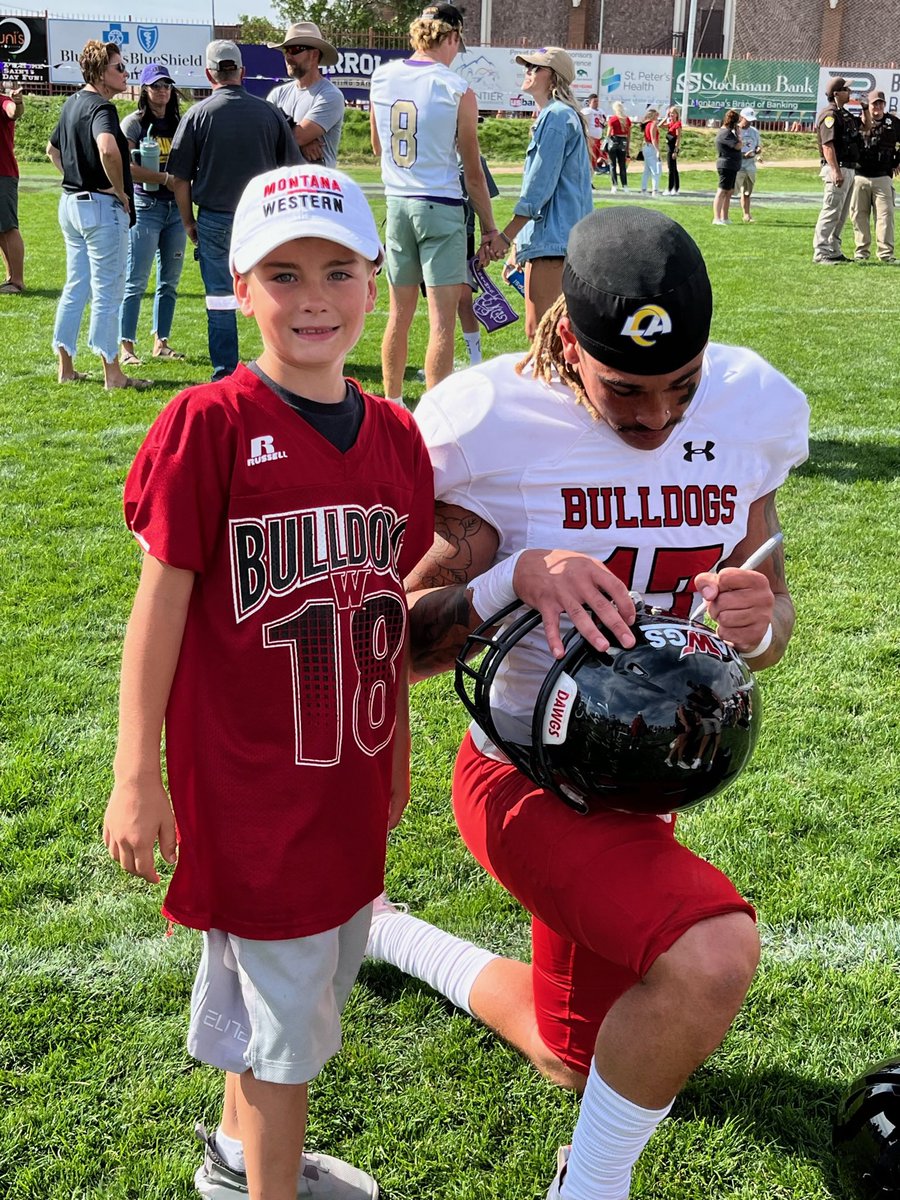 This is why sports are so critical beyond simply the win or loss record. These two were raised right and they understand how impactful they are to the next generation of student athletes who are watching their every move. <a href="/jamie_pickens/">Jamie</a> <a href="/MTtroystrong/">Callie Ross</a>