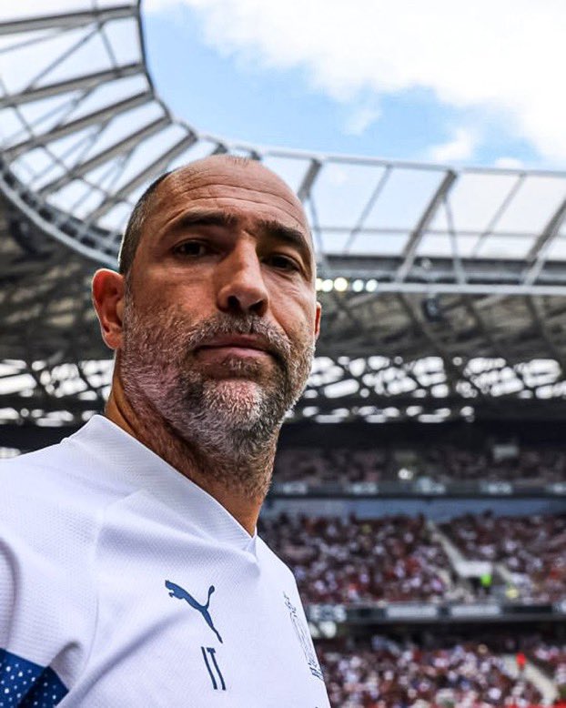 Guillaume Tarpi (@guillaumetarpi) on Twitter photo 🎙Tudor : « Je suis très content. C’est un super résultat, bravo à mes joueurs. Sanchez et Payet ? Ce sont 2 grands joueurs. Dans un collectif fort, les grands joueurs font la différence. Mon travail est de rendre les supporters heureux, cette victoire est pour eux. »(<a href="/PVSportFR/">Prime Video Sport France</a>) 🎙Tudor : « Je suis très content. C’est un super résultat, bravo à mes joueurs. Sanchez et Payet ? Ce sont 2 grands joueurs. Dans un collectif fort, les grands joueurs font la différence. Mon travail est de rendre les supporters heureux, cette victoire est pour eux. »(<a href="/PVSportFR/">Prime Video Sport France</a>)