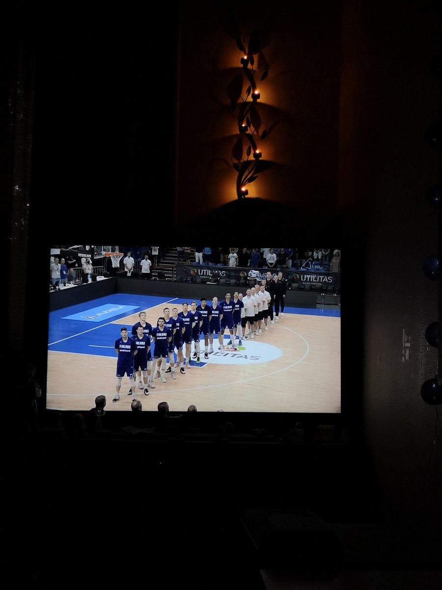 JuhaTenhonen's tweet photo. #sohvaperunointia @basketfinland #ESTFIN #basketball #WorldCupQualifiers https://t.co/PZrsOifRfW