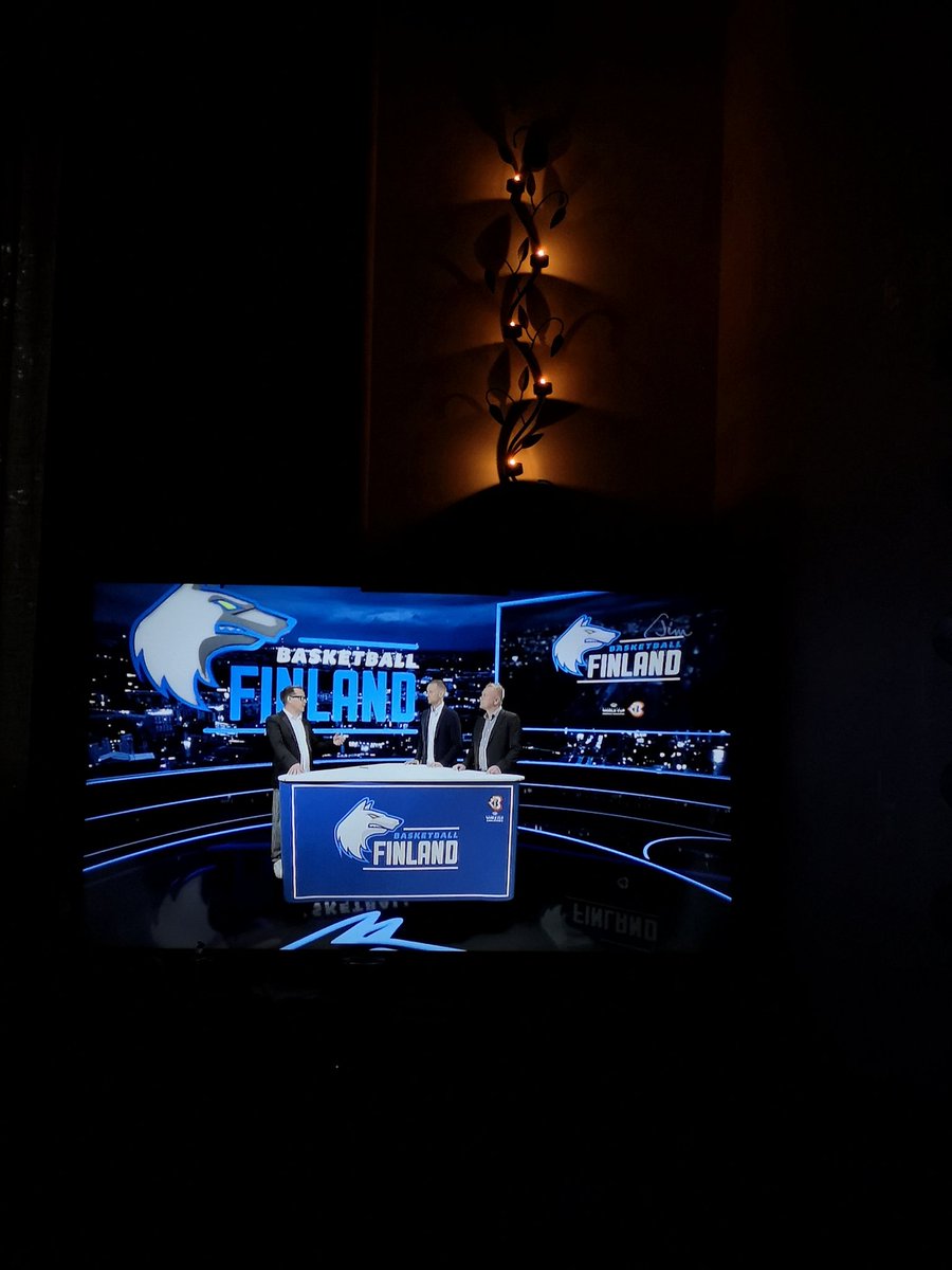 JuhaTenhonen's tweet photo. #sohvaperunointia @basketfinland #ESTFIN #basketball #WorldCupQualifiers https://t.co/PZrsOifRfW