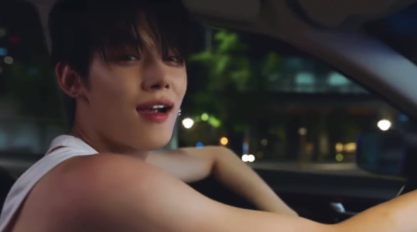 TXTUNOFFlClAL's tweet photo. yeonjun driving ❌
yeonjun driving me crazy ⭕️ https://t.co/fHaDOlMClZ