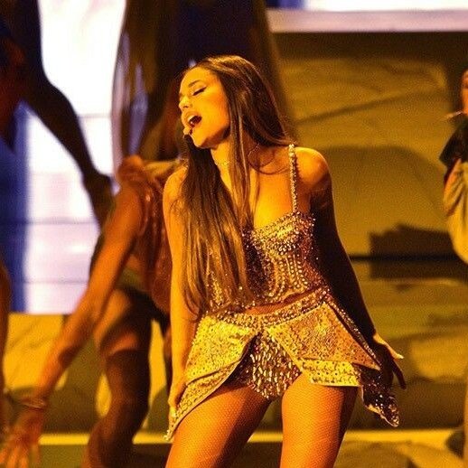 teamaribrasil's tweet photo. Ariana Grande e sua trajetória no #VMAs

— A THERED https://t.co/JZjyHkl6gh