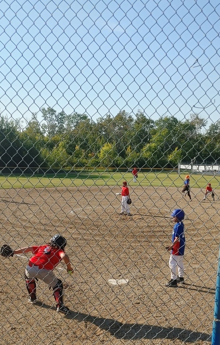 Big_G_09's tweet photo. #goodmorning ๐
#StandingBuffalo #Takojas into the playoffs today @fsinations Championships in #Carlyle #Saskatchewan U13 #fastball #fastpitch #softball โพ #ForTheKids The #underdogs giving it their all ๐ ๐ ๐จ๐ฆ #Smokey ๐ป https://t.co/X0Nd0gYCf4