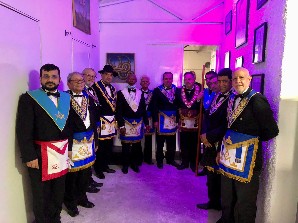 TheSquareMag's tweet photo. The Square Magazine #masonic update RT: @supremocons1833… #freemason #freemasonry #masons... Al finalizar la reunión ordinaria del @supremocons1833 , en la Cuidad de Medellín, se desarrolló Tenida solemne para el reconocimiento del grado de Maestro M… https://t.co/zb7140BDtK