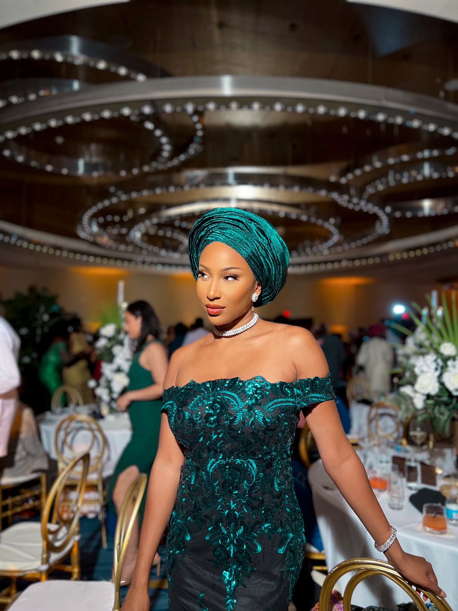 t0nit0ne's tweet photo. Wedding guest vibes… One of my favourite things about being Nigerian is our weddings. They’re undefeated. https://t.co/Y3eFgUV4y9