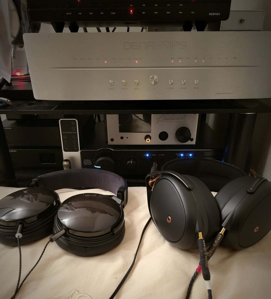 tmachine4music's tweet photo. #SOtM sNH-10G
#FerrumAudio HYPSOS
#オリオスペック Canarino Bridge DUB
#DENAFRIPS Terminator Plus
#niimbus US4+
#milet さんのこの曲は
低域の表現力やボーカルの距離感の
差が出やすい曲🧐
密閉型が低域は有利🤭
#Victor HA-WM90-B(良き低域暴君)
#MEZE_Audio LIRIC(空間+艶感+低域と優等生) https://t.co/Ym7PNHnxnK