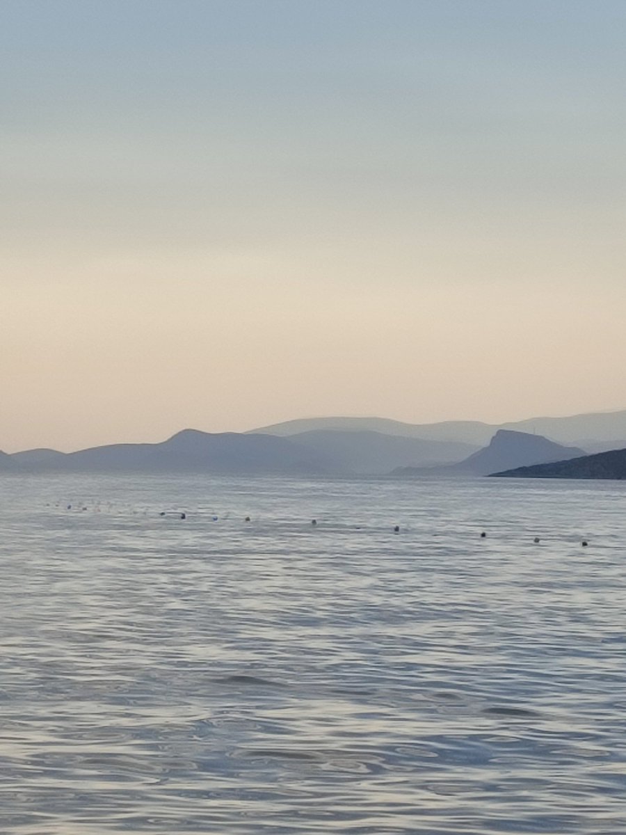 Like a painting... #nofilterneeded

#SmashPoint #nofilterneeded  #sea #sunset #sunsetphotography #naturephotography #natureone #mountainandsea #mygreece #sundayvibes #weekend #greece