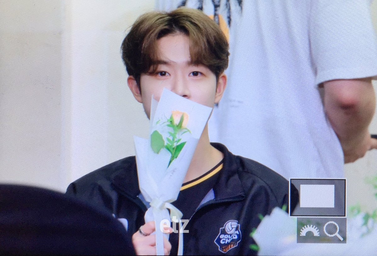 eight_to_zero's tweet photo. 220828 꽃미남🌷✨️
#골든차일드 #GoldenChild #김동현 #동현 https://t.co/UCIUbenC57