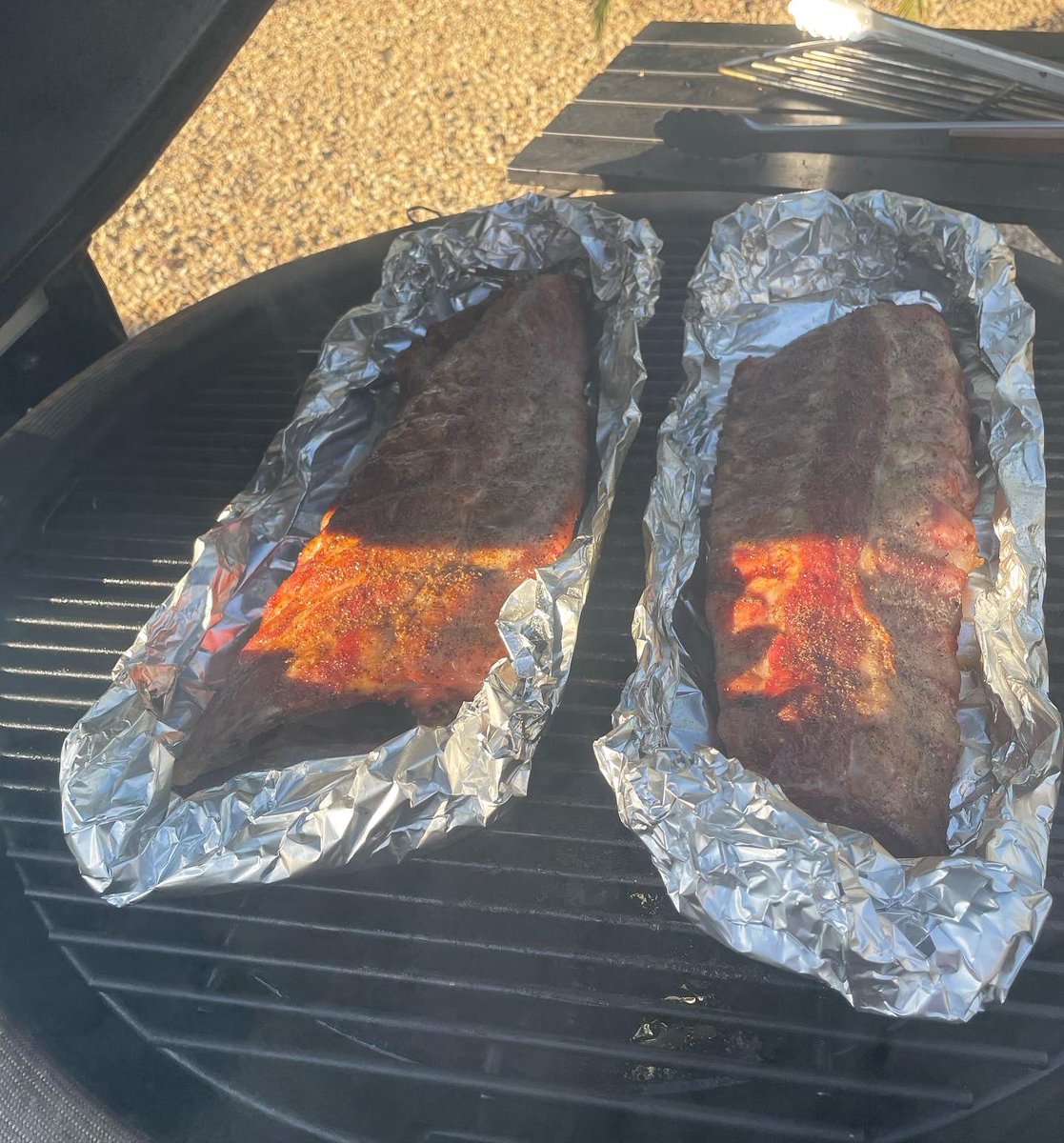 AvhcBeaver's tweet photo. RIBS!!!!
I used @smokedaddysbbqco technique of hot and fast.
#foodie #foodofinstagram #foodpic #ilovefood #yummy #foodjourney #BeaversKitchen #foodporn #delicious #instafood #recipe #cooking #recipeshare #truecooks #eater #ribs #bbqlife #smokedaddy #bbq #kamadojoe #sweatbabyrays https://t.co/gwjCagH5oZ